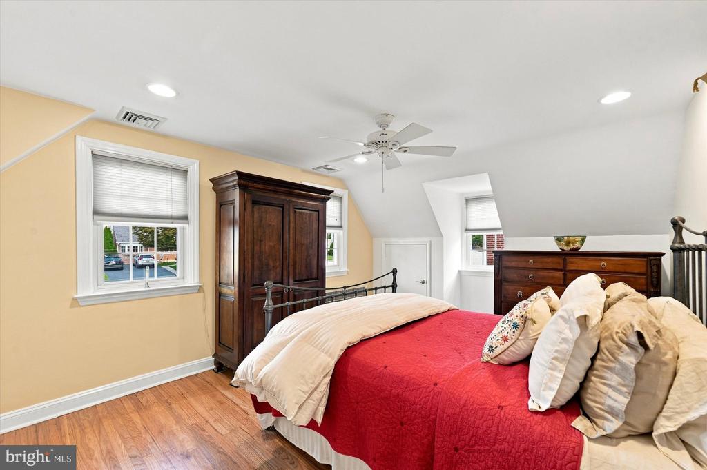 203 WALNUT HILL LANE