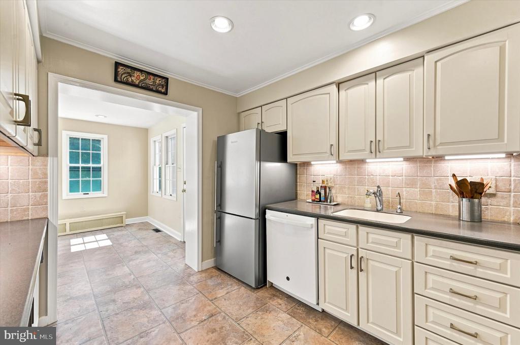 203 WALNUT HILL LANE