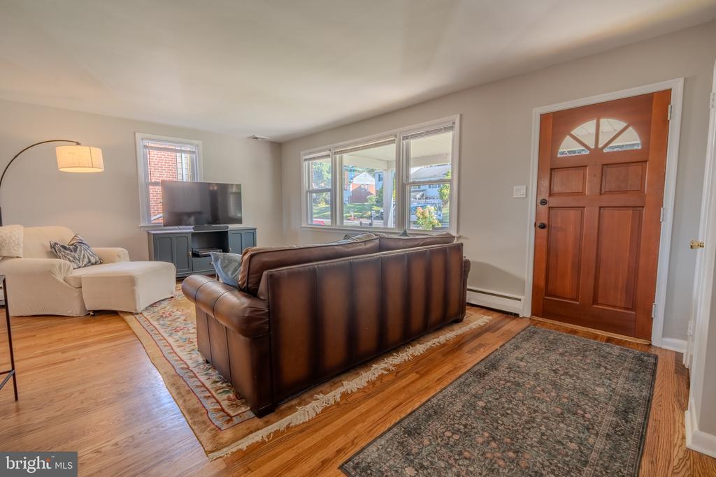 720 WISTERIA DRIVE