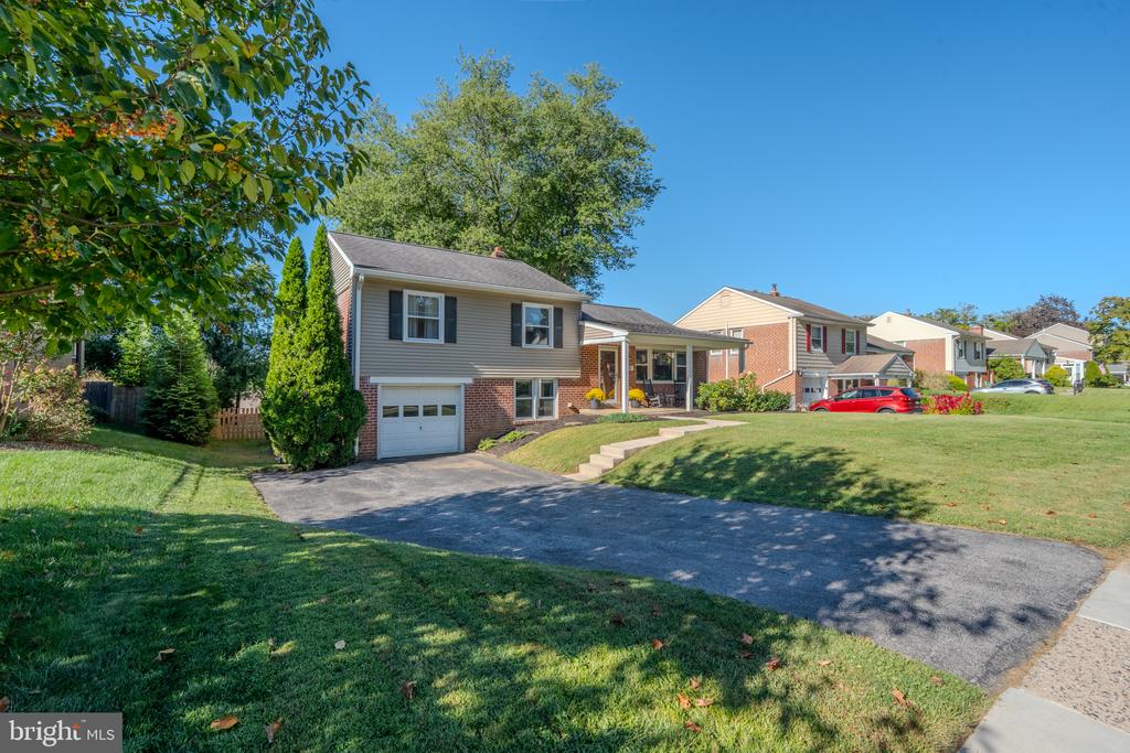 720 WISTERIA DRIVE