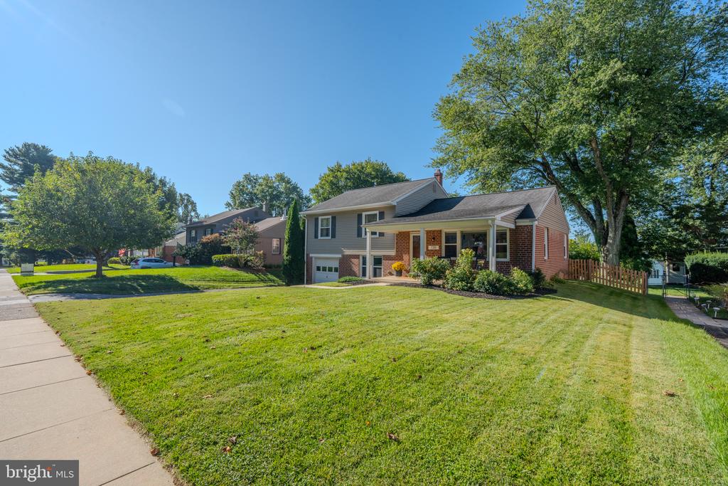 720 WISTERIA DRIVE