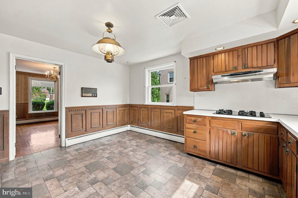 1411 DORCHESTER ROAD