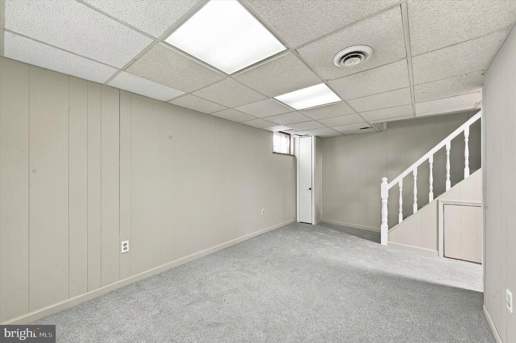 1030 AGNEW DRIVE