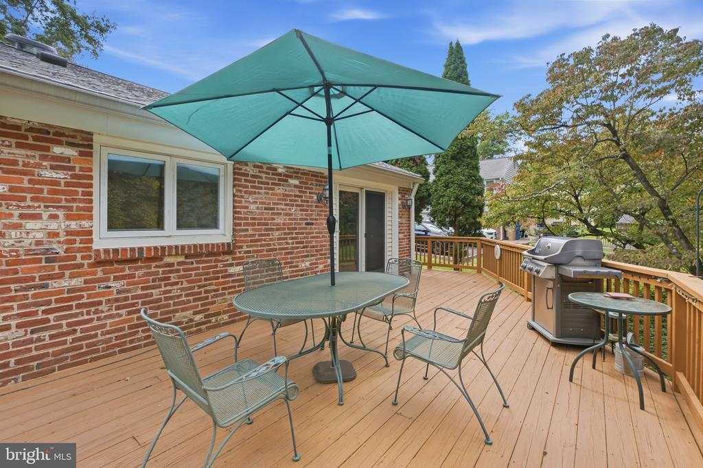 144 BROOKSIDE ROAD