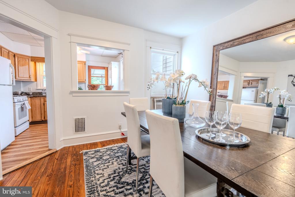1429 LAWRENCE ROAD