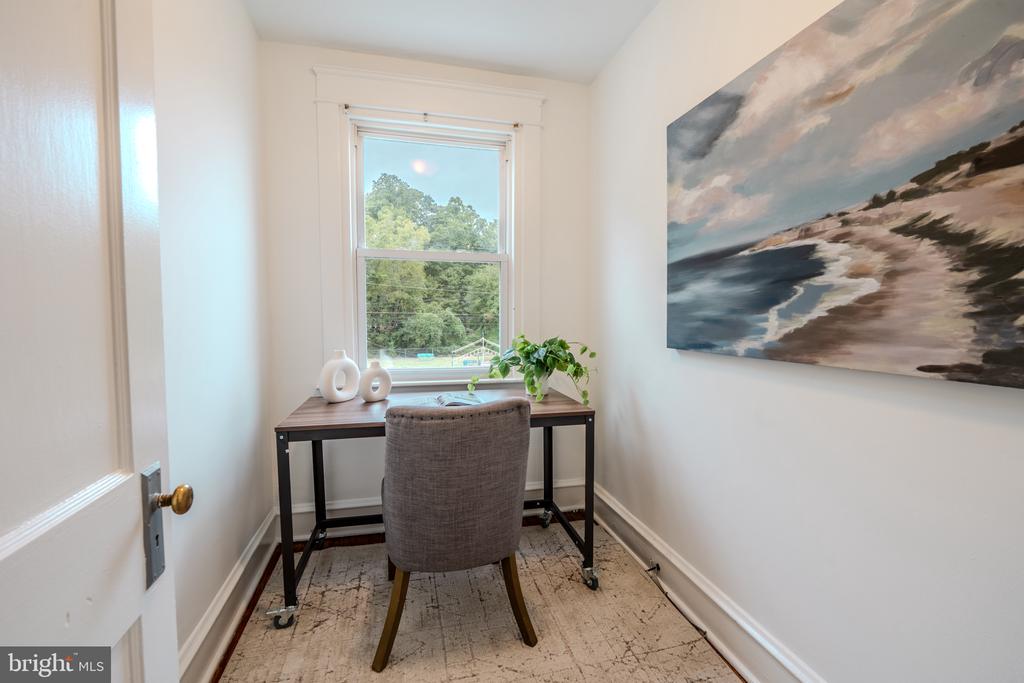 1429 LAWRENCE ROAD