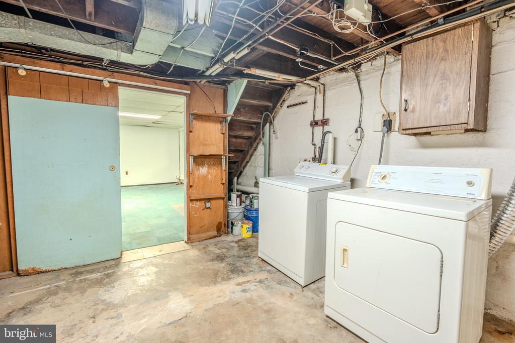 1429 LAWRENCE ROAD
