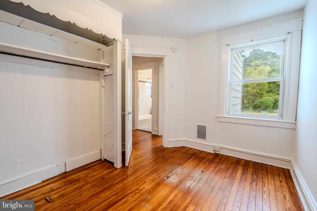 1429 LAWRENCE ROAD