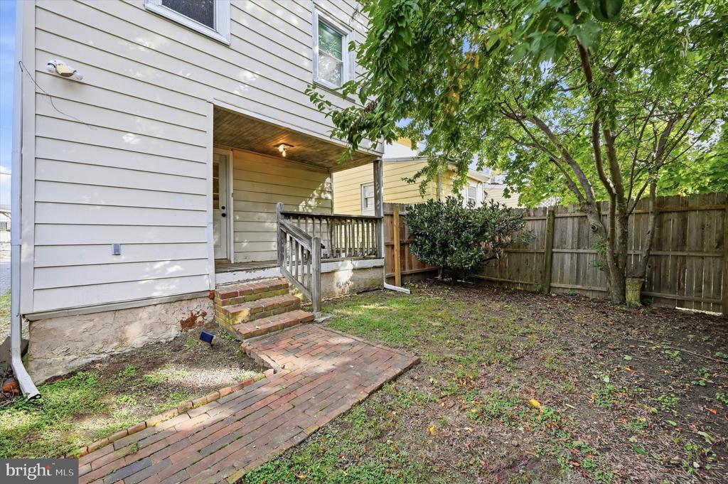 225 BROOK STREET