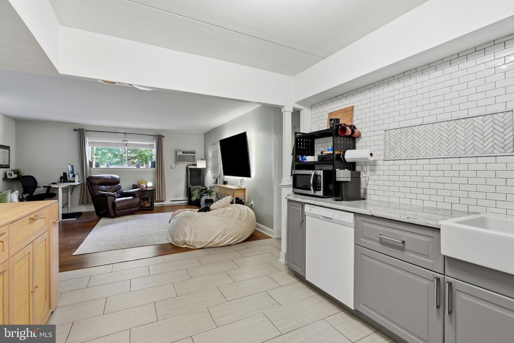 400 GLENDALE ROAD Unit: I-33
