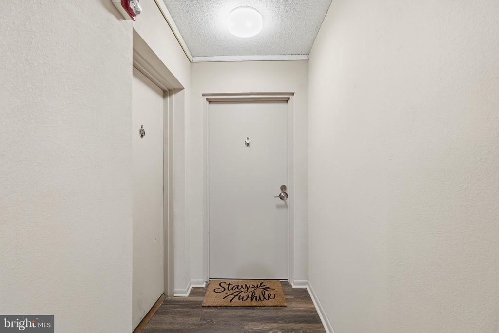 400 GLENDALE ROAD Unit: I-33