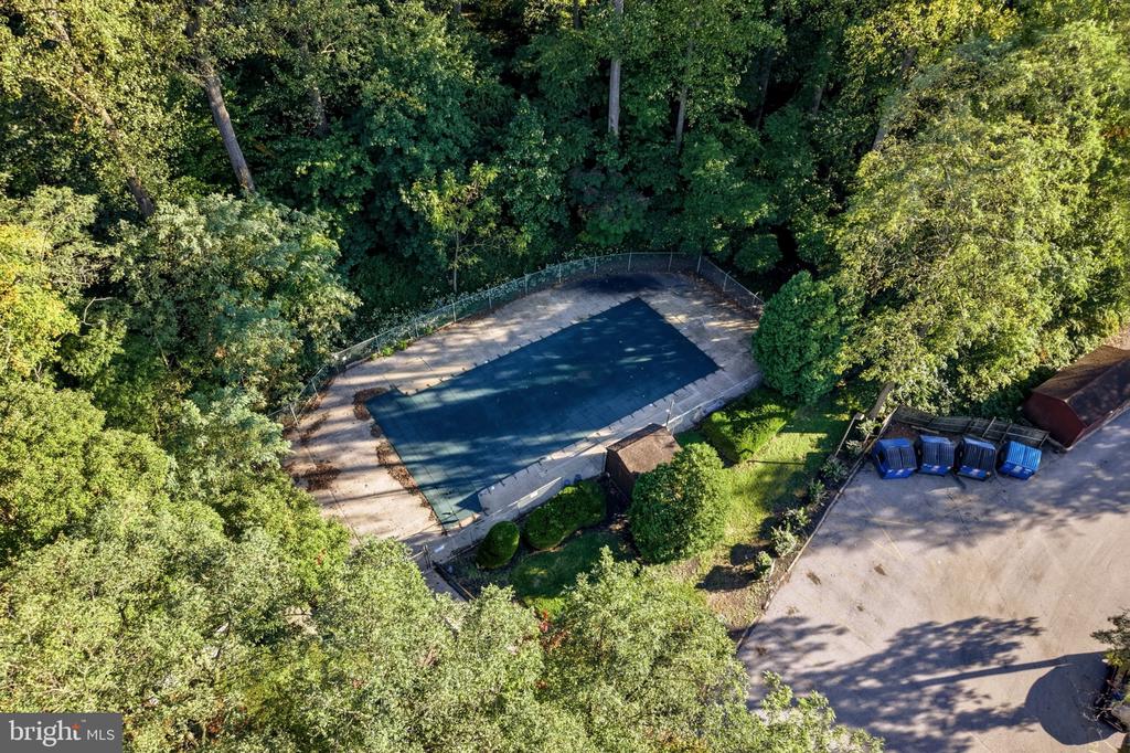 400 GLENDALE ROAD Unit: I-33