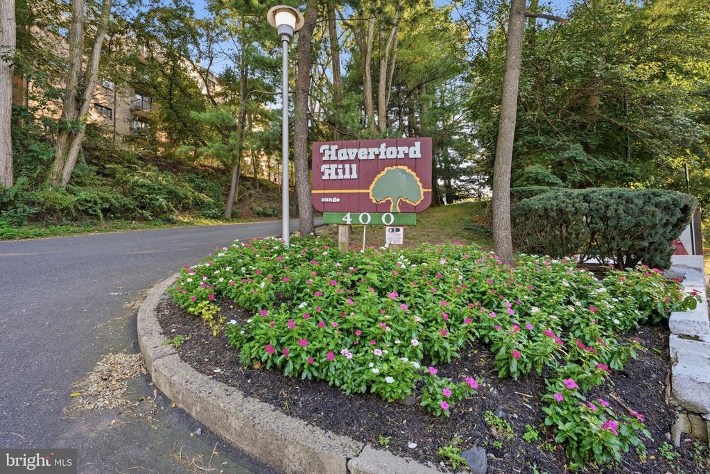 400 GLENDALE ROAD Unit: I-33