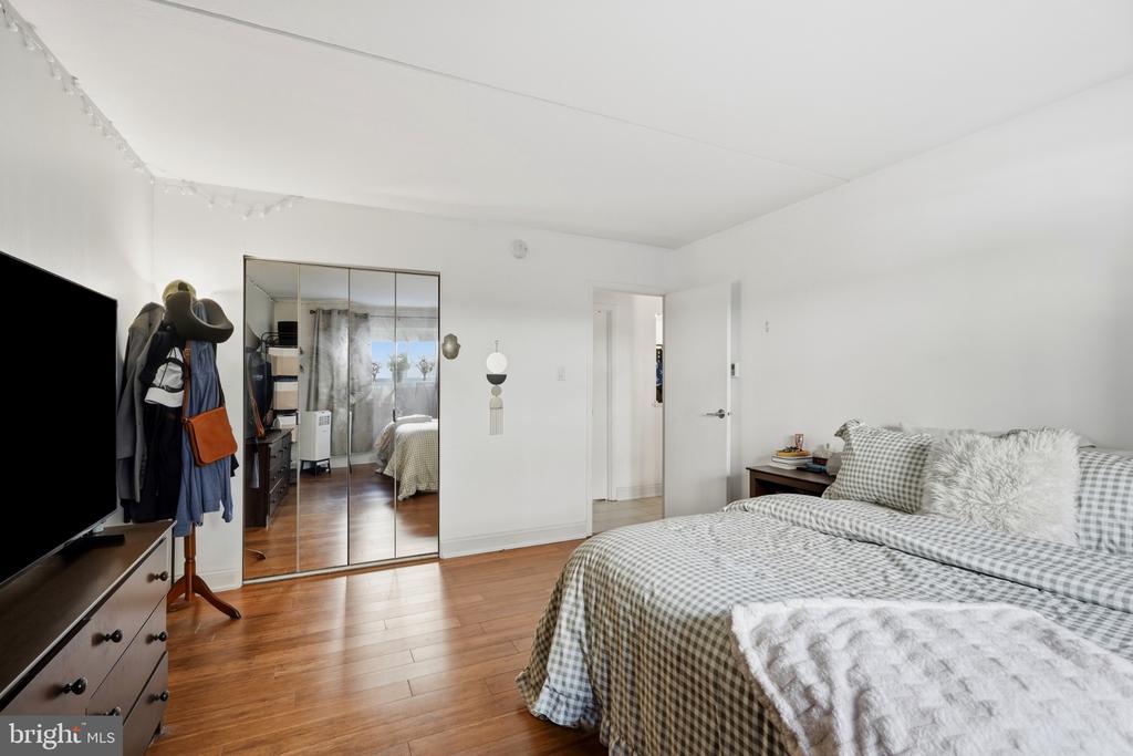 400 GLENDALE ROAD Unit: I-33