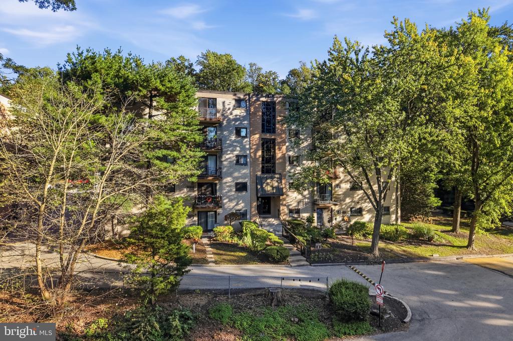 400 GLENDALE ROAD Unit: I-33