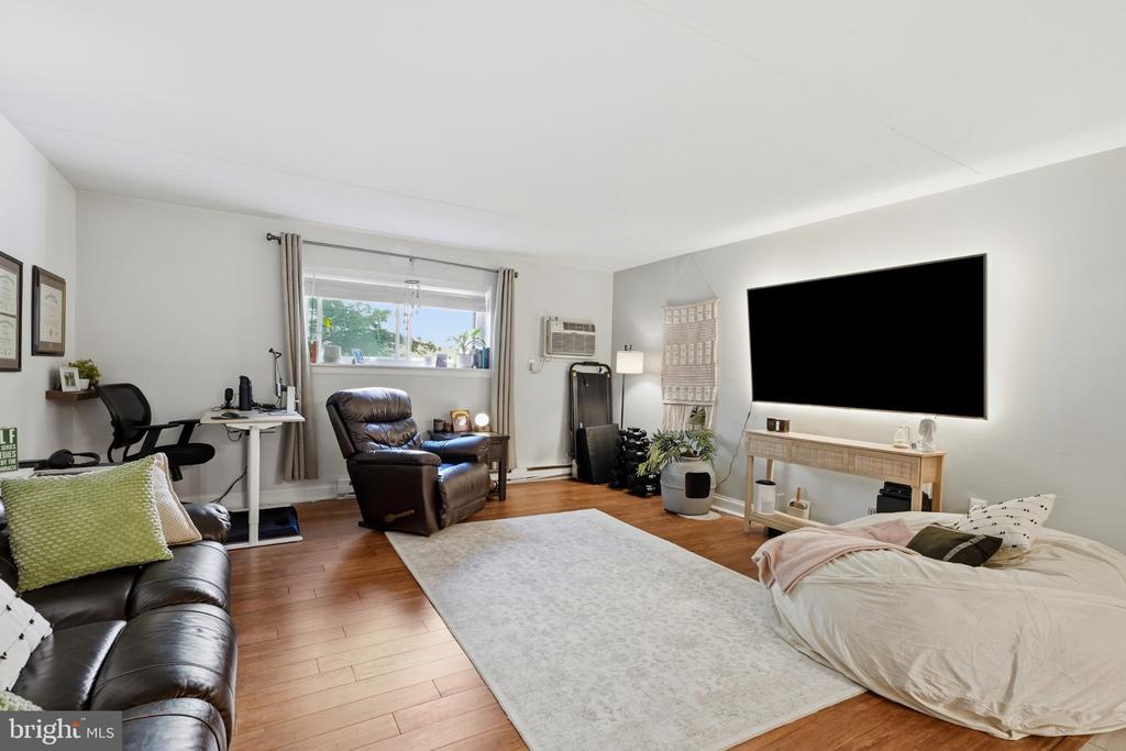 400 GLENDALE ROAD Unit: I-33