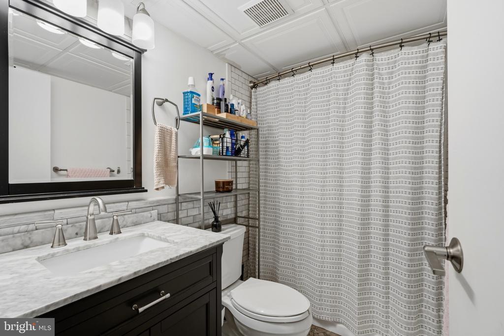 400 GLENDALE ROAD Unit: I-33