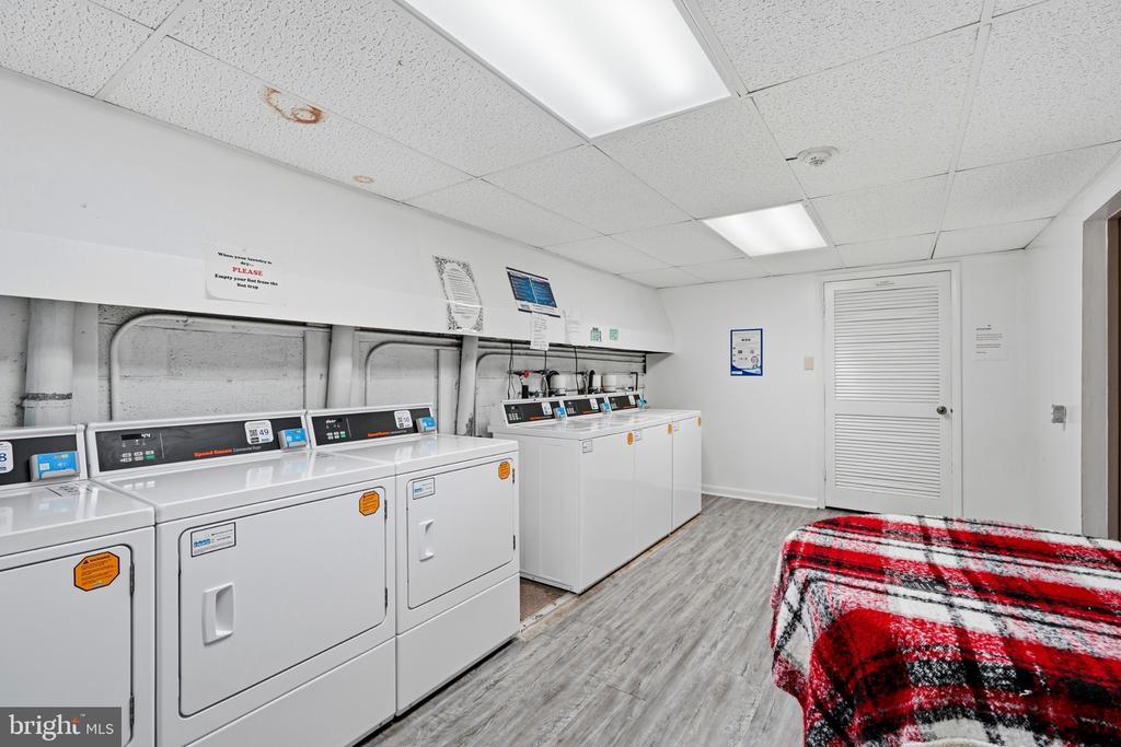 400 GLENDALE ROAD Unit: I-33
