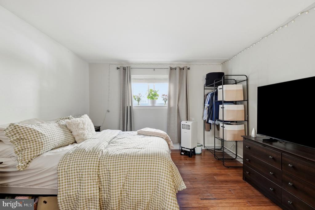 400 GLENDALE ROAD Unit: I-33