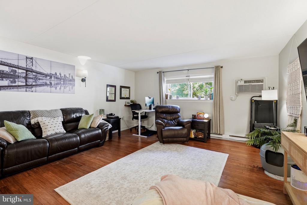 400 GLENDALE ROAD Unit: I-33