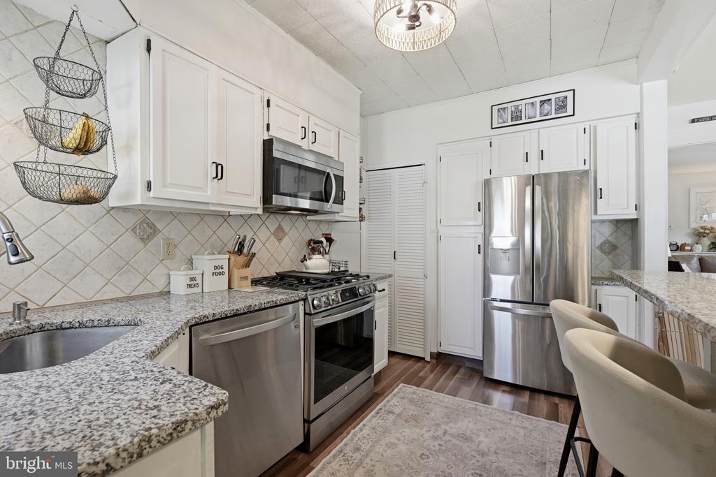 123 WILSON AVENUE