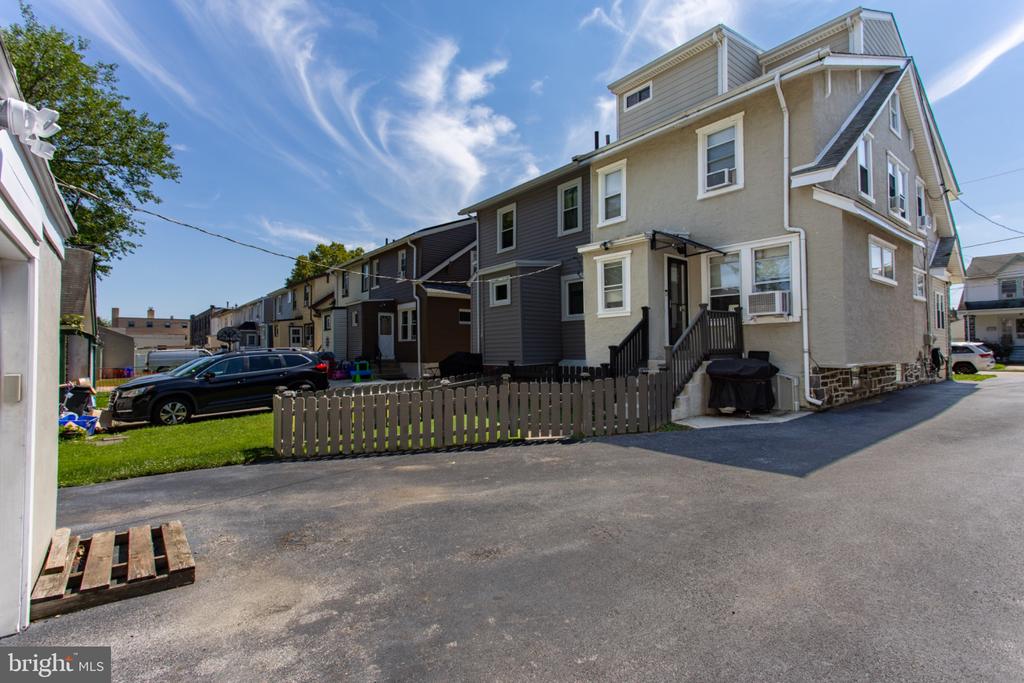 123 WILSON AVENUE