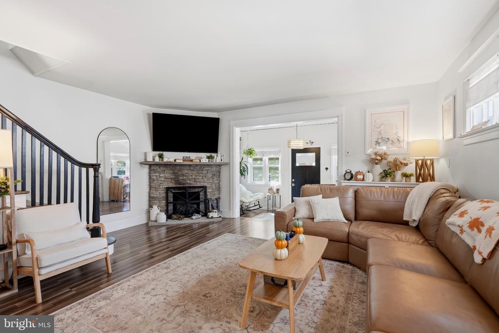 123 WILSON AVENUE