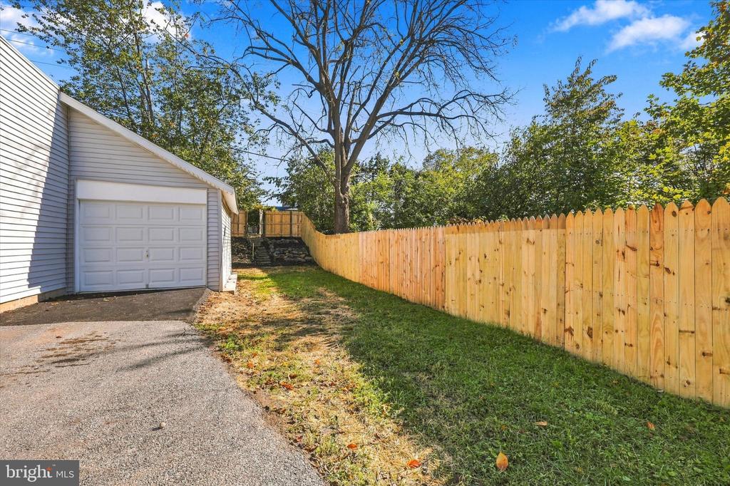 503 WOODLAND DRIVE
