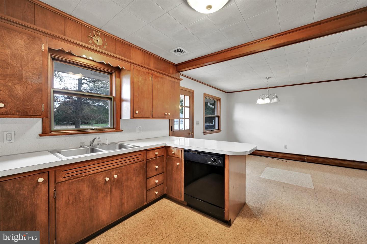 245 Colebrook Rd