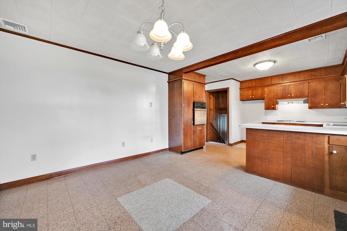 245 Colebrook Rd