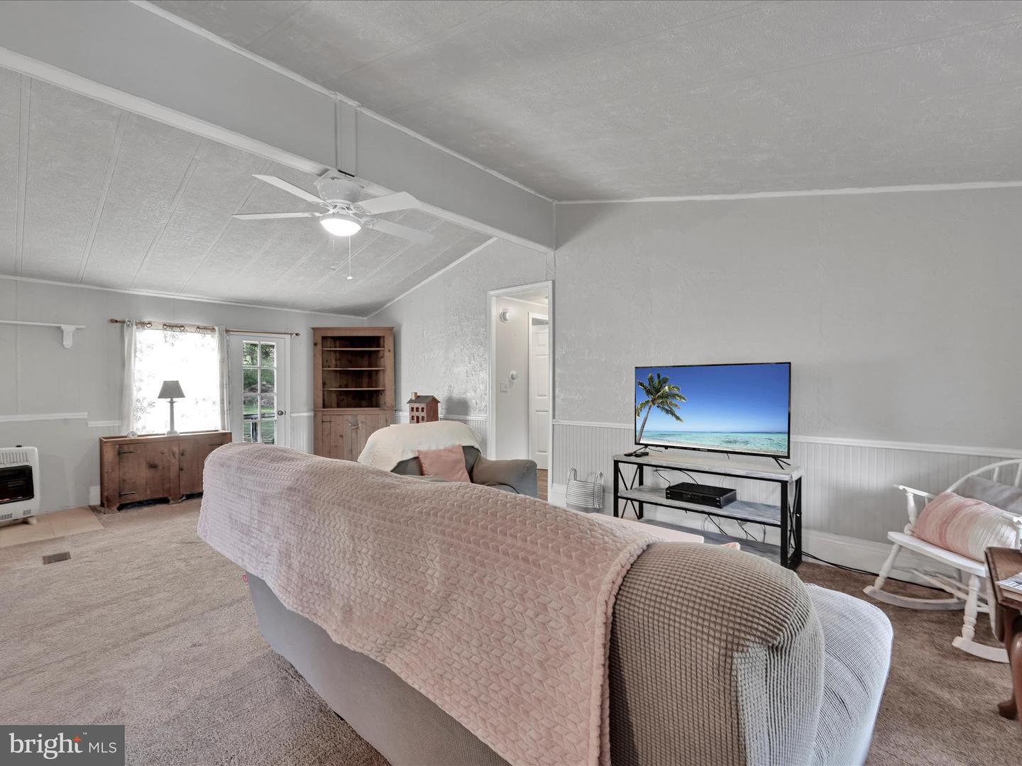 30 Lakeview Dr