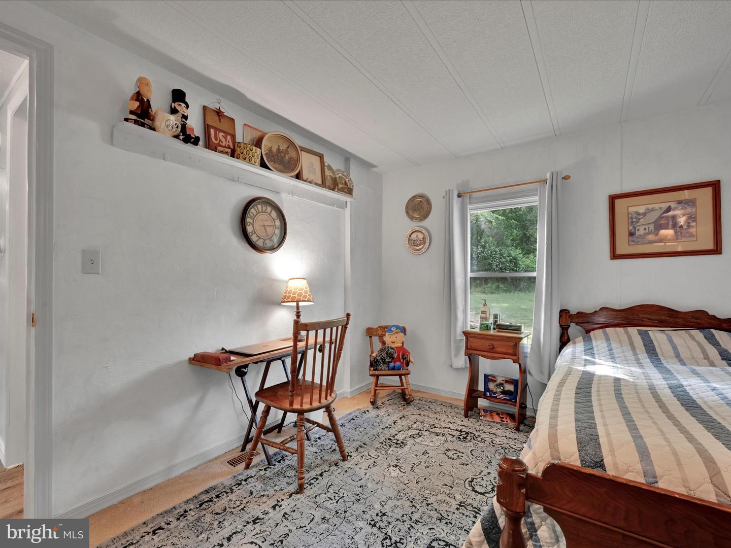 30 Lakeview Dr