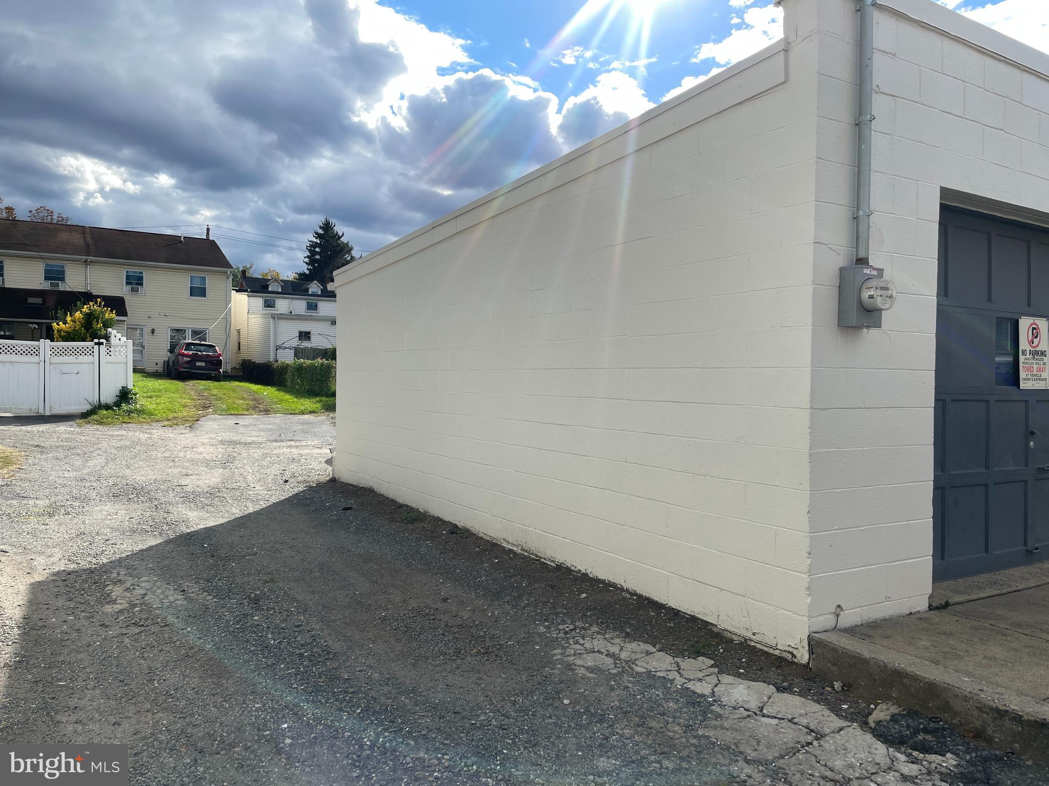 614 George St