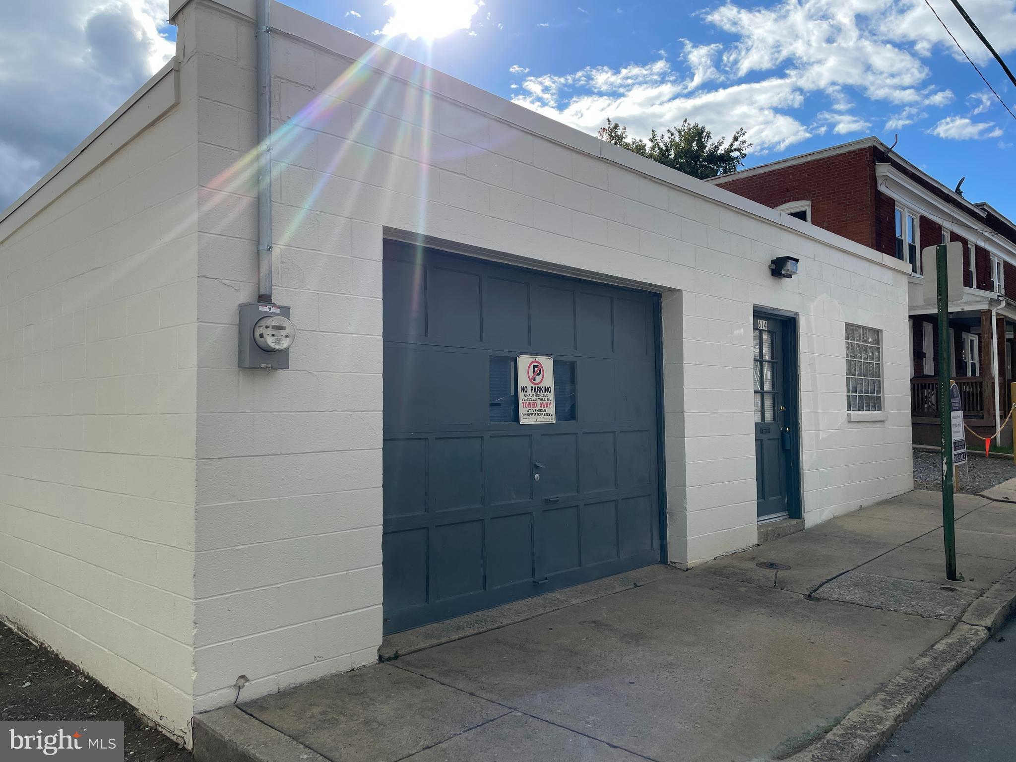 614 George St