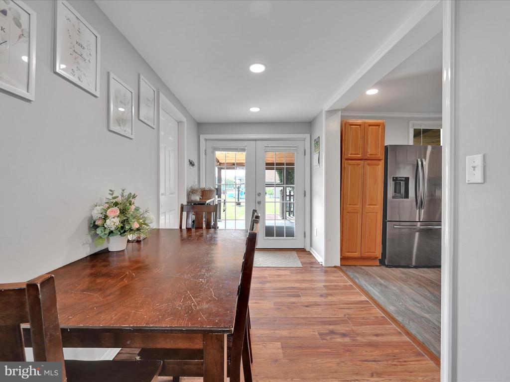 1056 Bellaire Rd