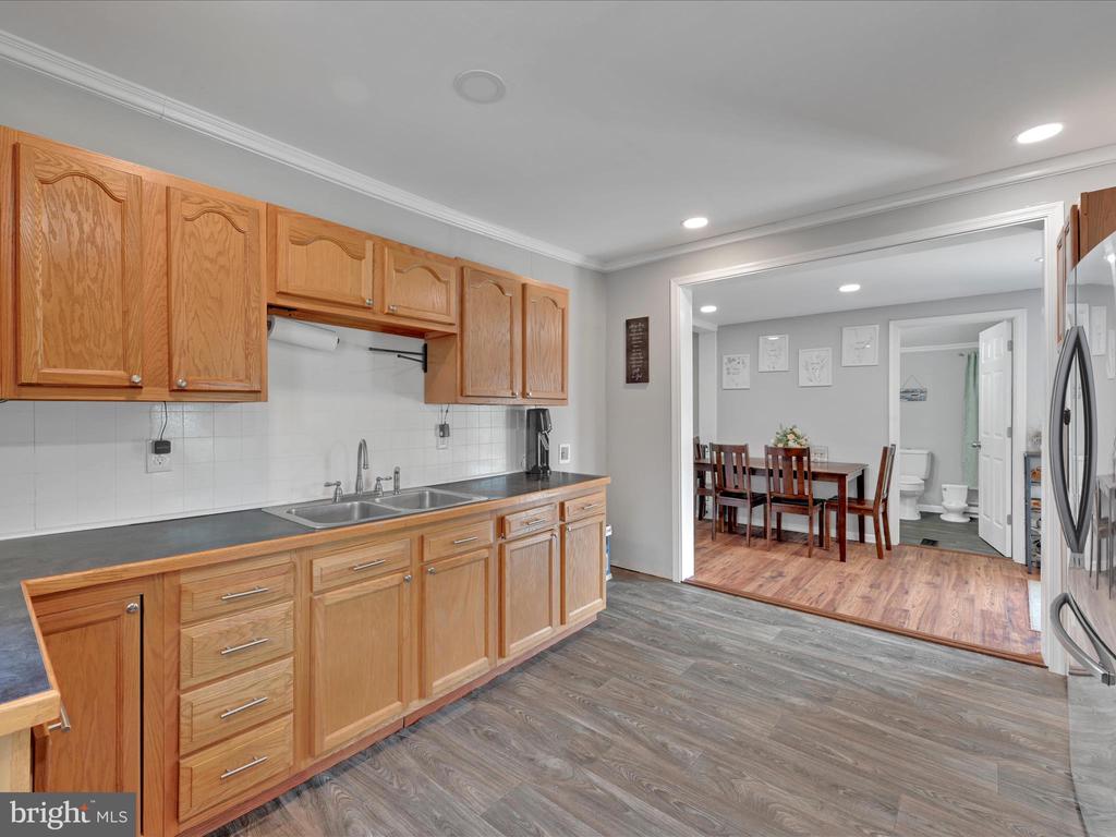1056 Bellaire Rd