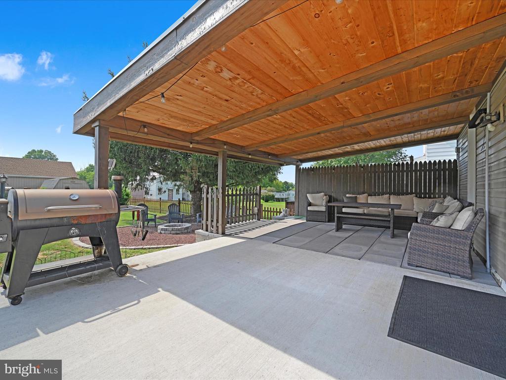 1056 Bellaire Rd