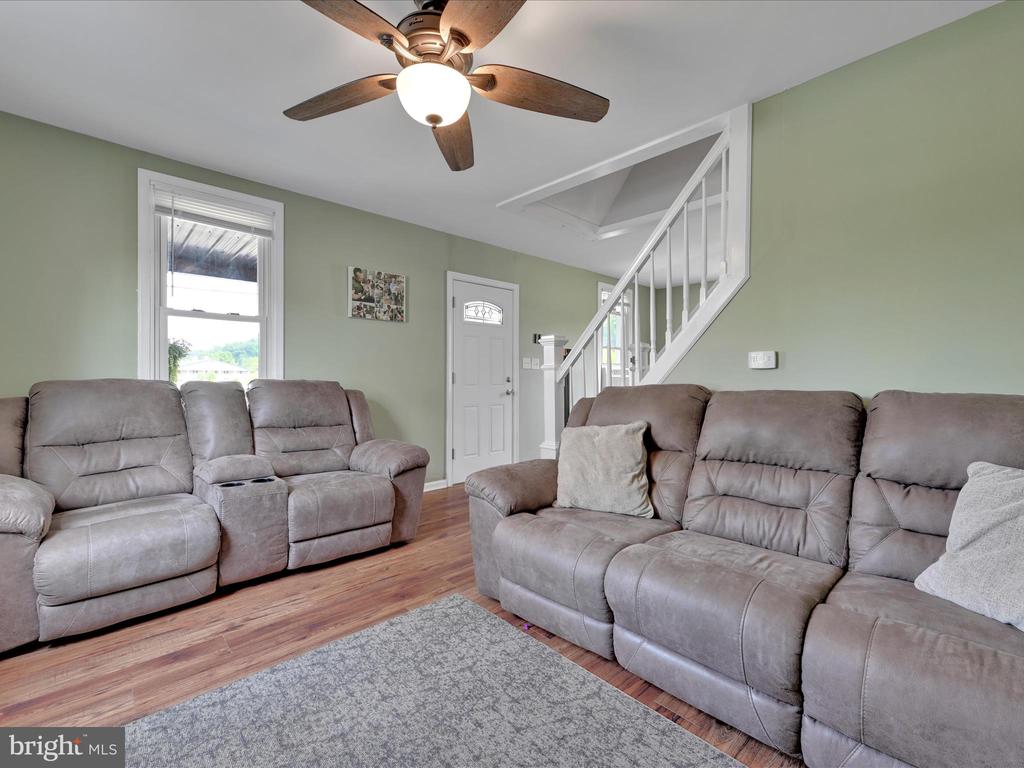 1056 Bellaire Rd
