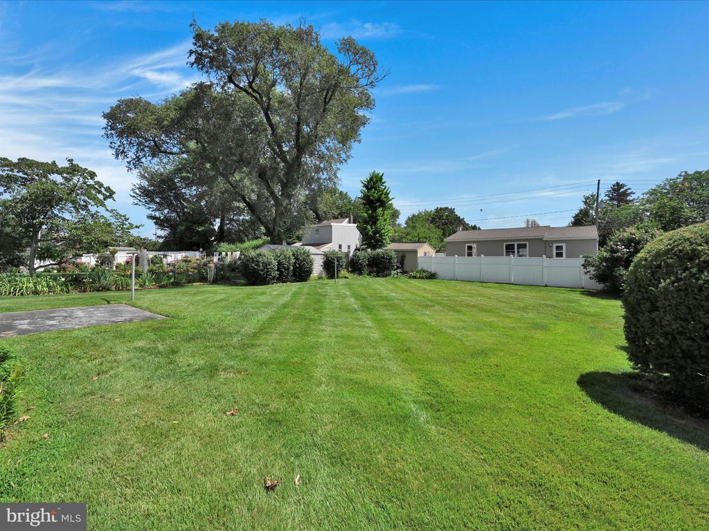 75 Circle Dr