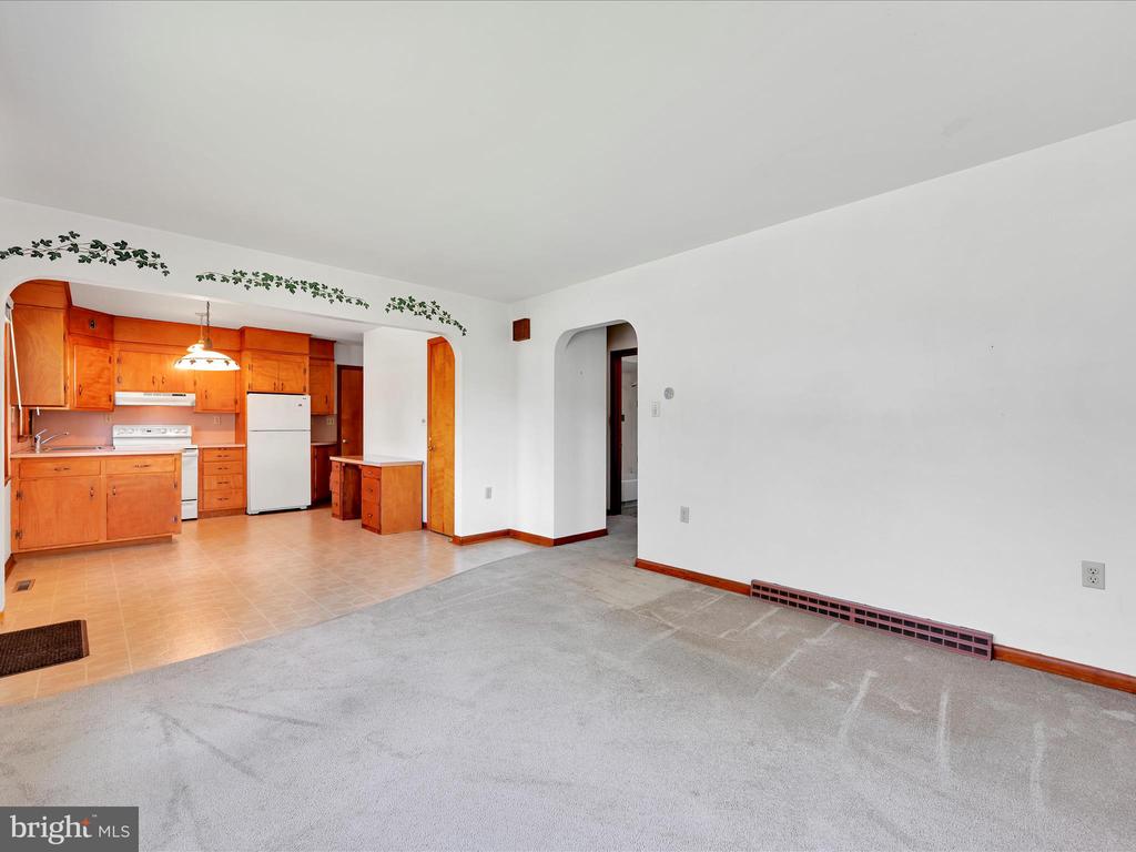 75 Circle Dr