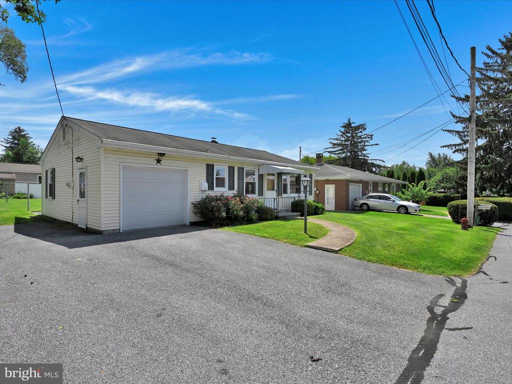 75 Circle Dr