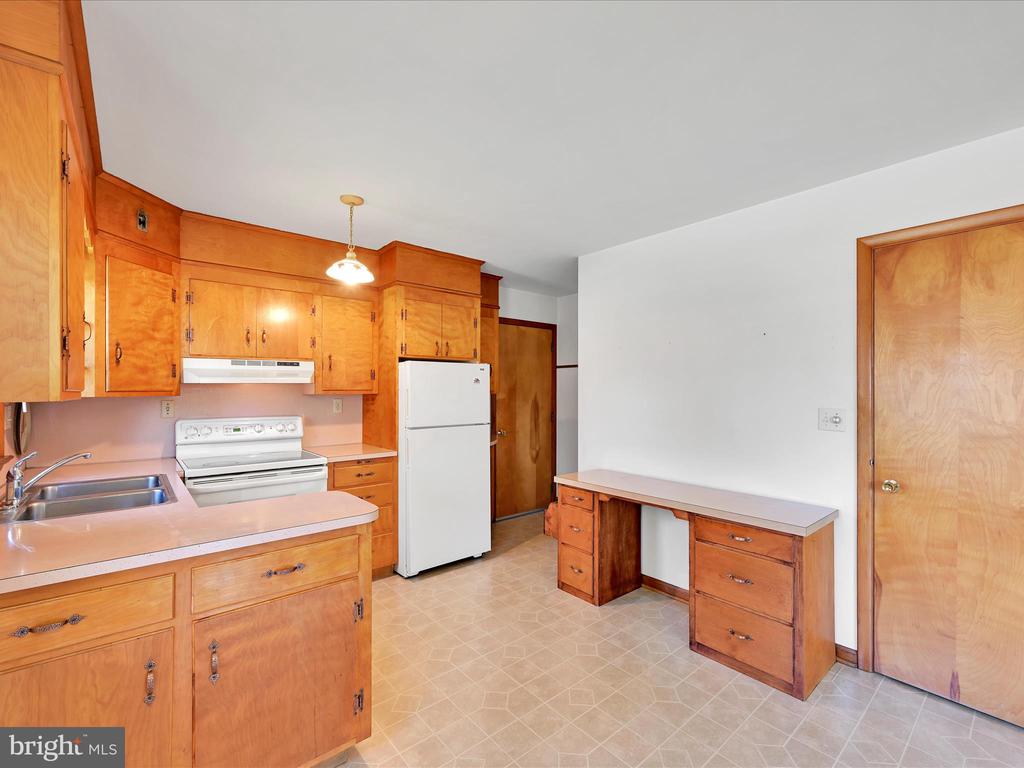 75 Circle Dr