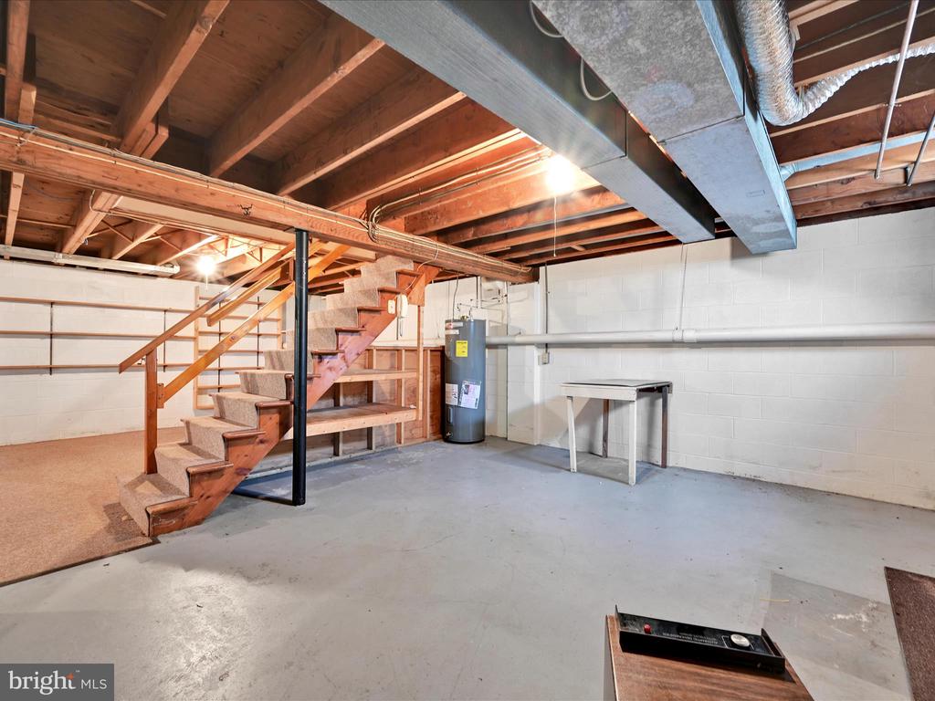 75 Circle Dr