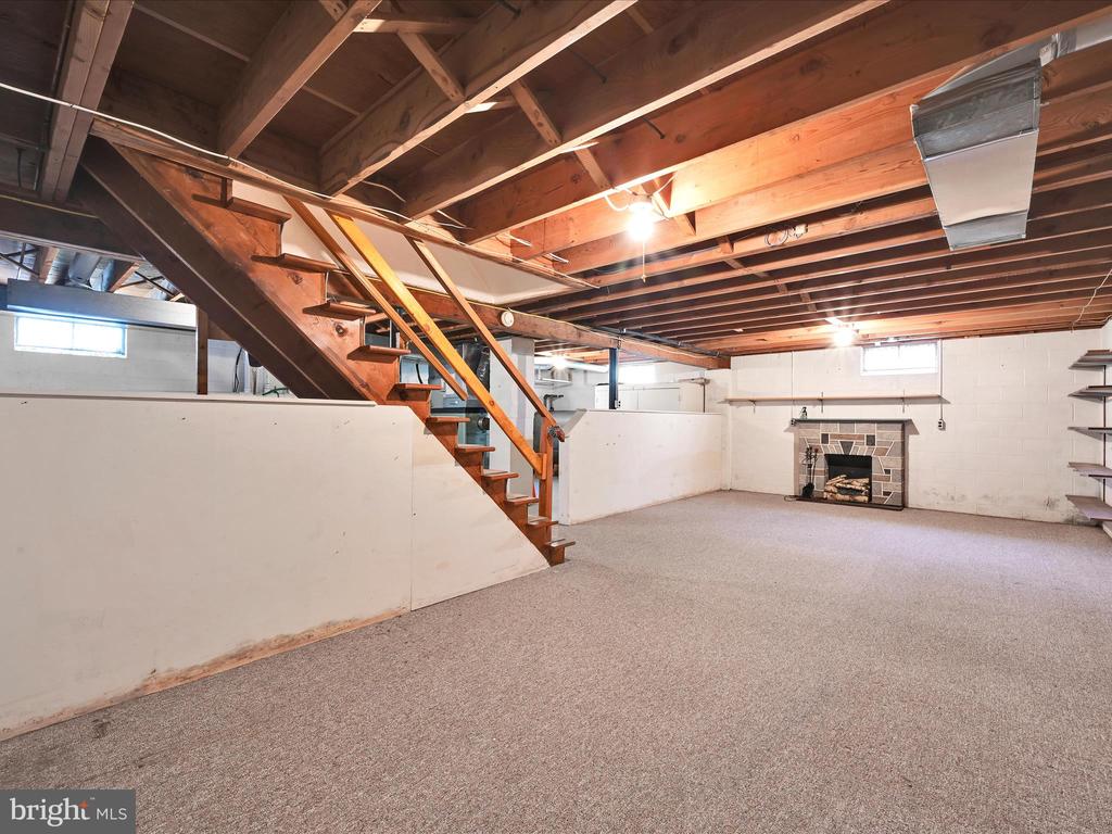 75 Circle Dr