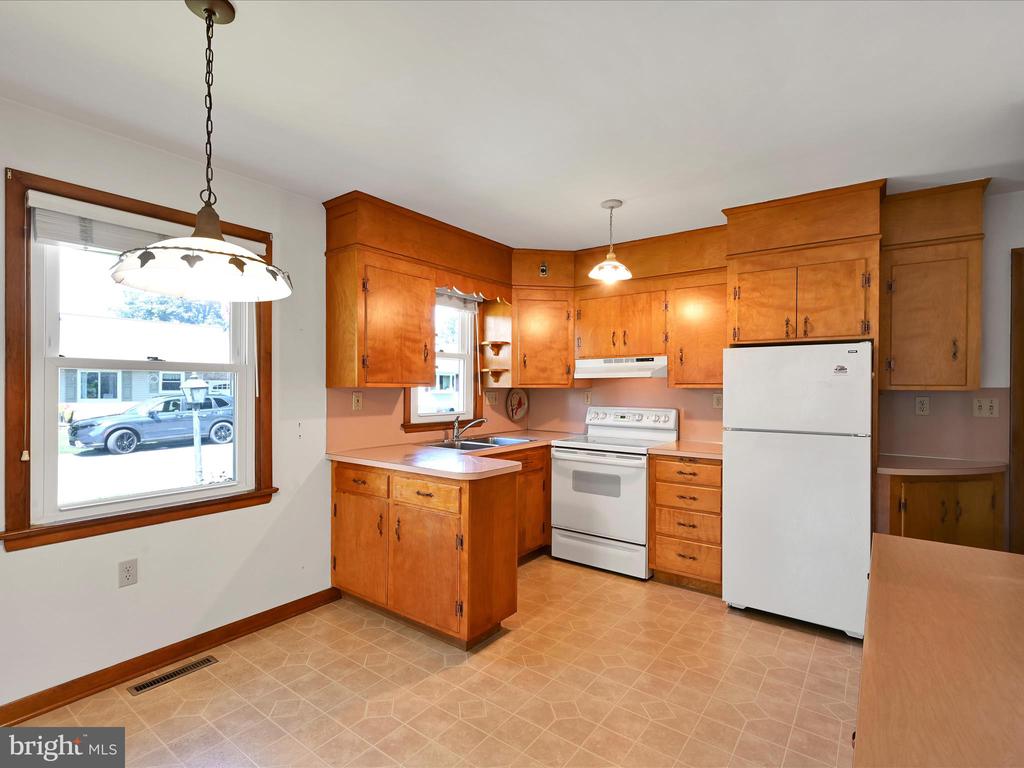 75 Circle Dr