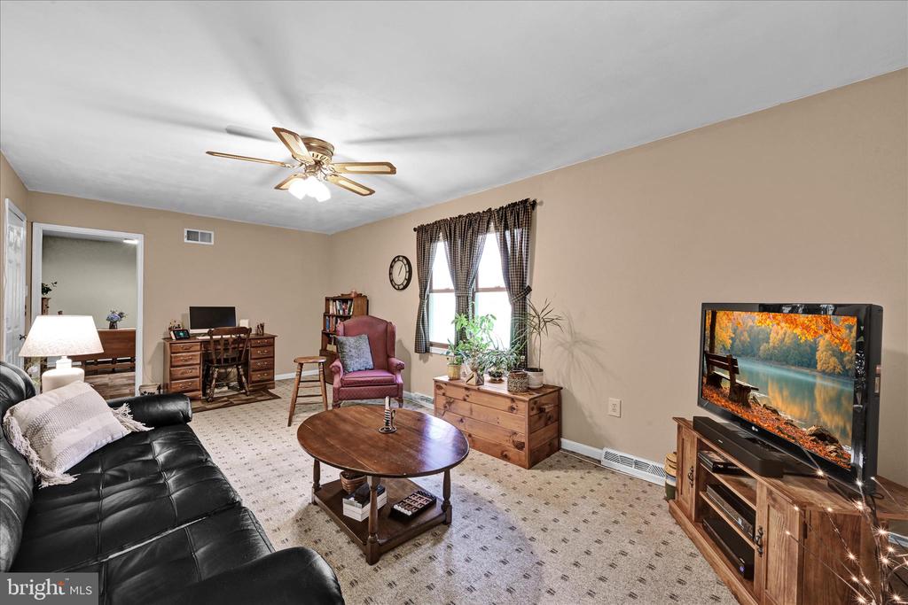 242 PERSIMMON LANE