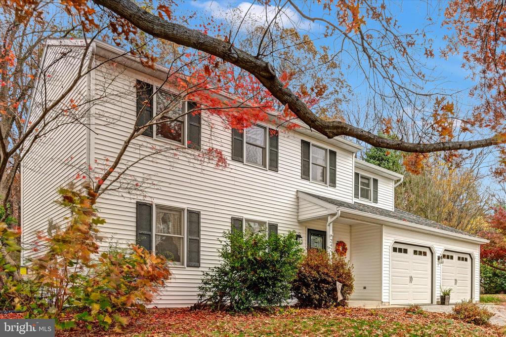 242 PERSIMMON LANE