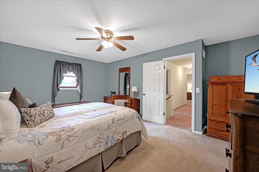 242 PERSIMMON LANE