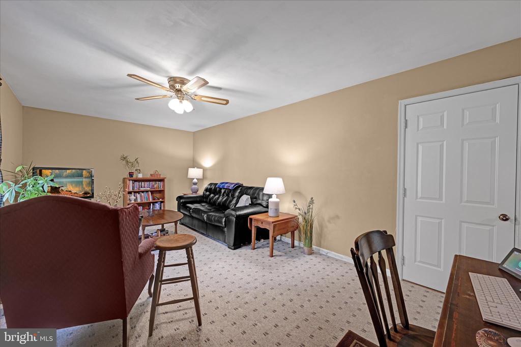 242 PERSIMMON LANE