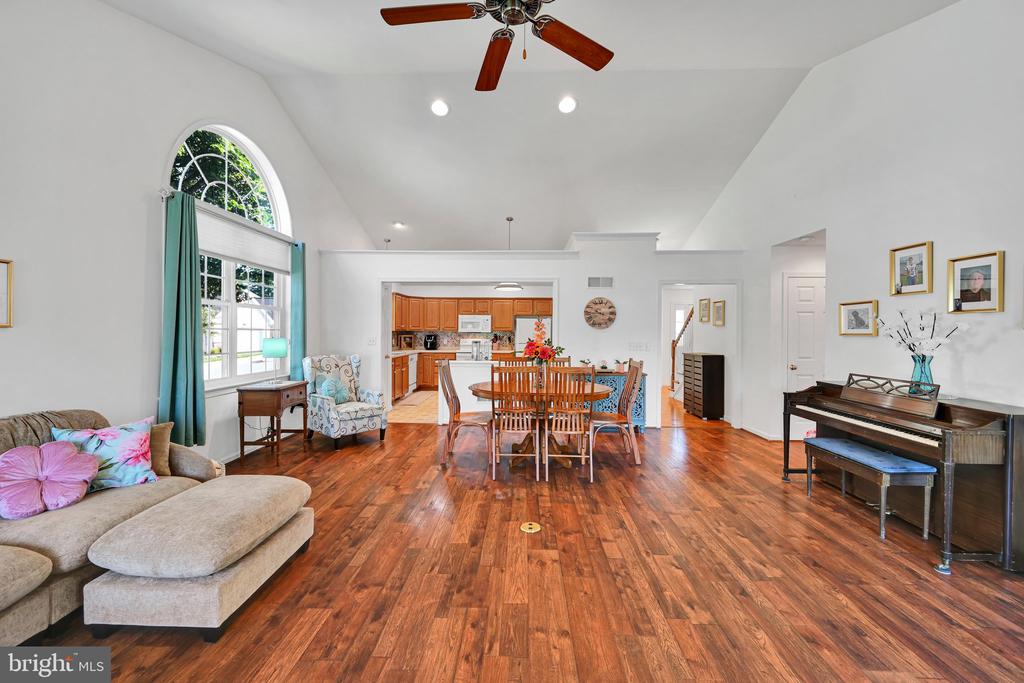 1585 HICKORY RUN COURT